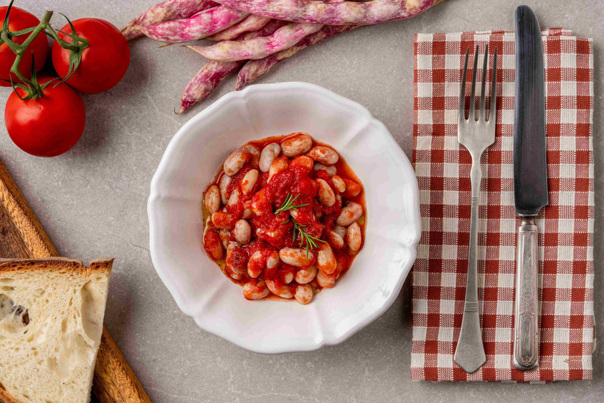 Beans with tomato